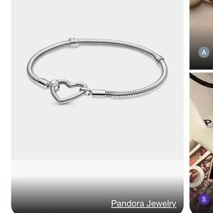 *SOLD* Pandora hearts snake closure bracelet sz 7.6